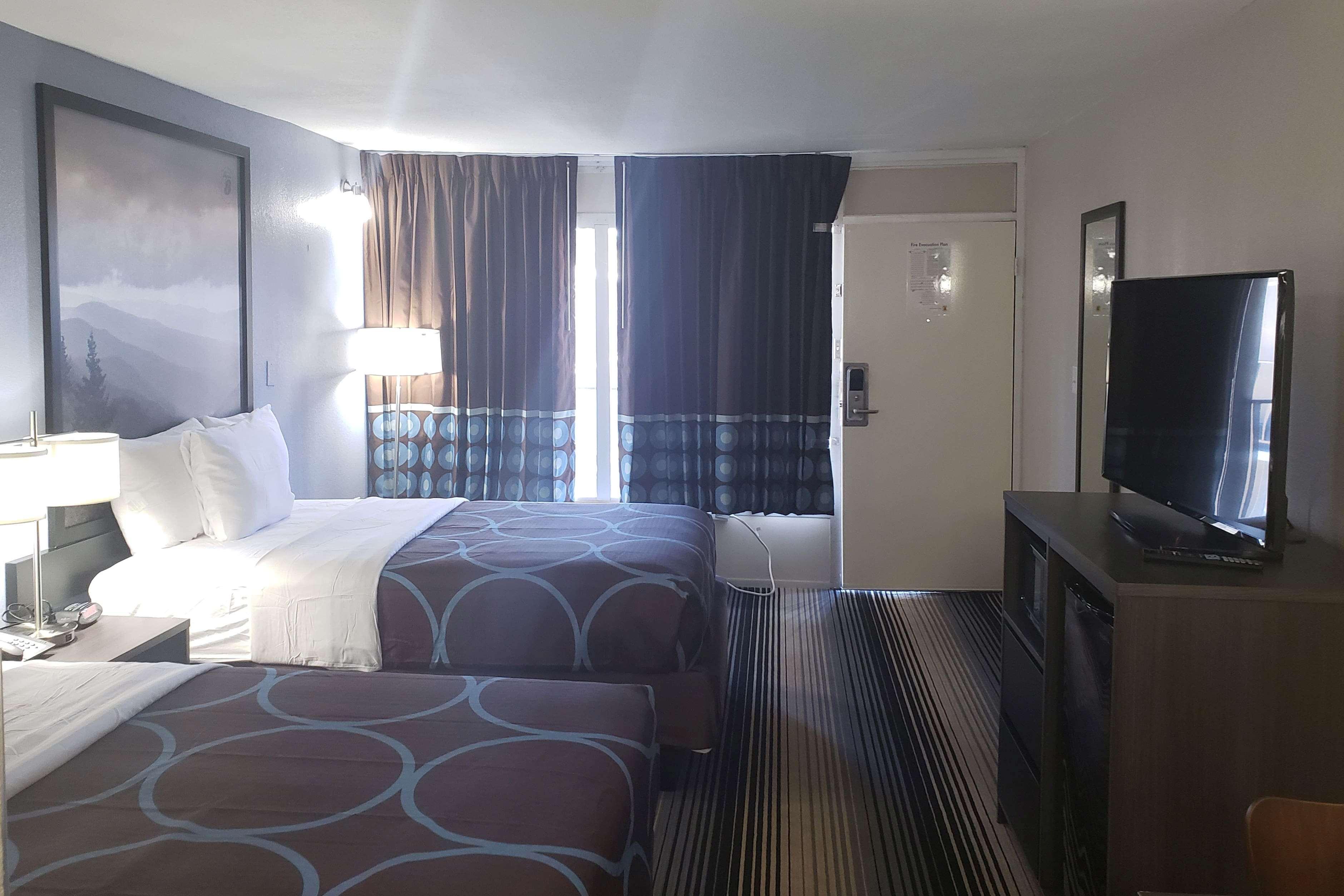Super 8 By Wyndham Morganton Otel Dış mekan fotoğraf